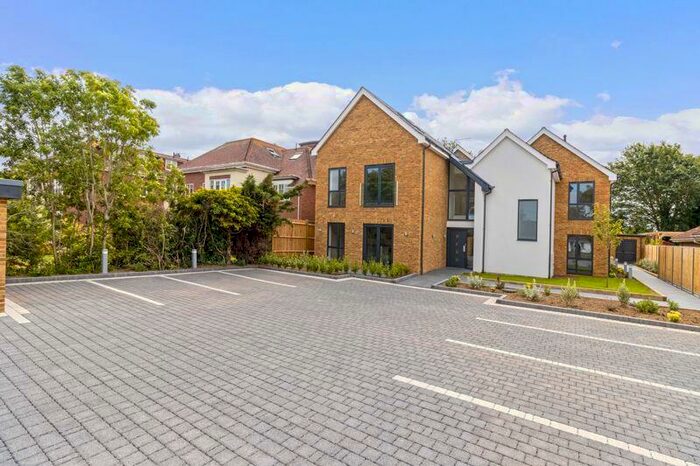 2 Bedroom Maisonette To Rent In Worthing Road, East Preston, BN16