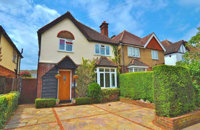 4 Bedroom Detached House To Rent In Beckingham Road, Guildford, Surrey, GU2