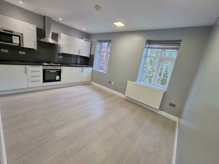 1 Bedroom Flat To Rent In Harpenden Road, London, SE27