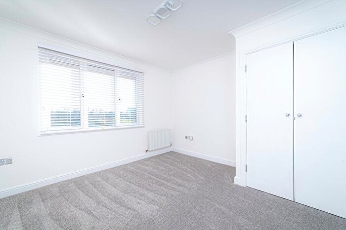 1 Bedroom Flat To Rent In Whiting Crescent, Faversham, Kent, ME13