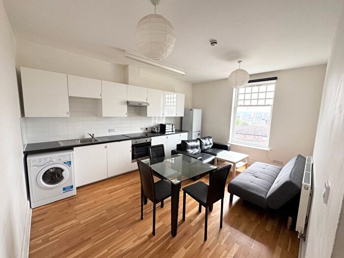 3 Bedroom Flat To Rent In Flat, The Villa, LS3