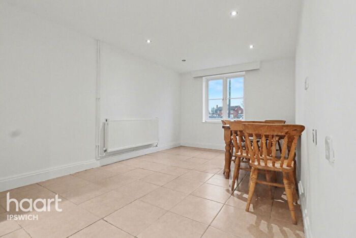 4 Bedroom Semi-Detached House For Sale In Kingsland, Ipswich, IP9