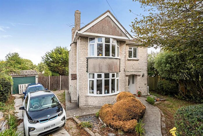 3 Bedroom Detached House For Sale In Stirling Road, Weymouth, DT3
