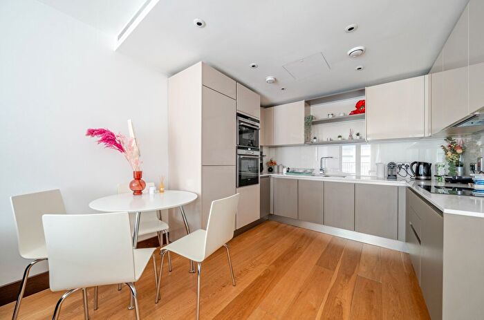 1 Bedroom Flat For Sale In Fetter Lane, London, EC4A