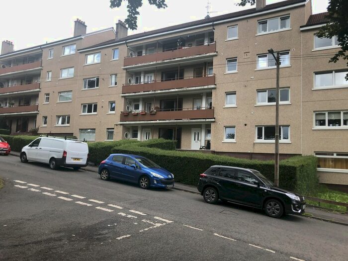 3 Bedroom Flat To Rent In Parkneuk Road, Giffnock, Glasgow, G43