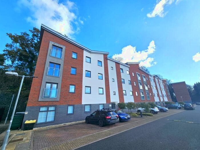 2 Bedroom Flat To Rent In Hartopp Court, Lichfield Road, Four Oaks, Sutton Coldfield, B74