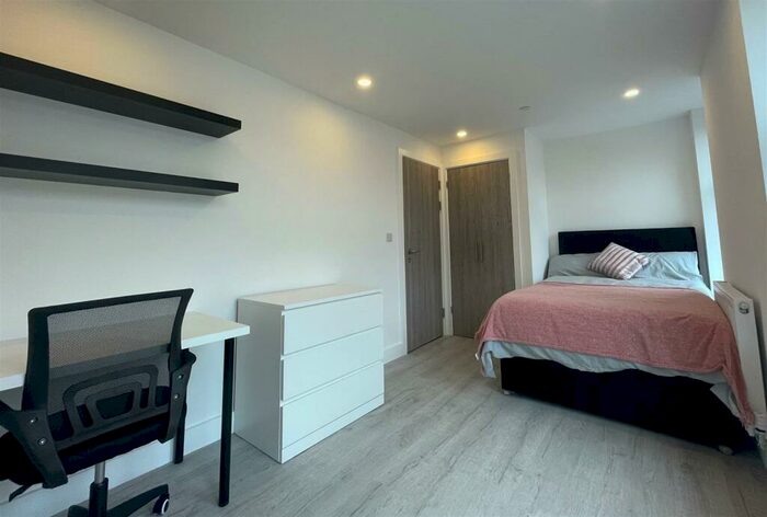 2 Bedroom Apartment To Rent In Richmond Road, Cardiff, CF24