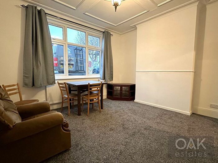 4 Bedroom Semi-Detached House To Rent In Upsdell Avenue, London, N13