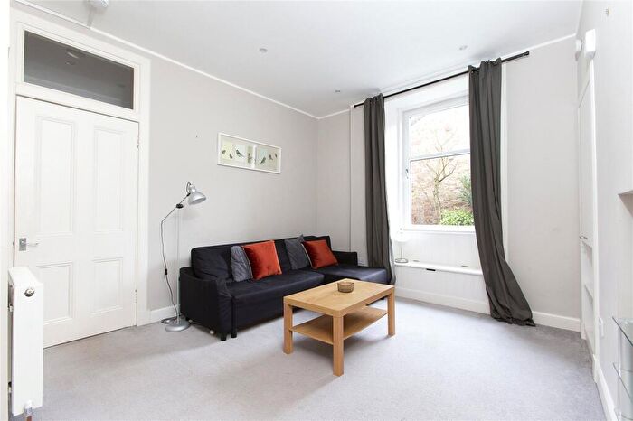 1 Bedroom Flat To Rent In Millar Place, Edinburgh, EH10