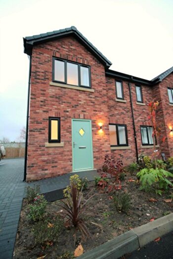 3 Bedroom Semi-Detached House To Rent In The Gravel, Mere Brow, PR4