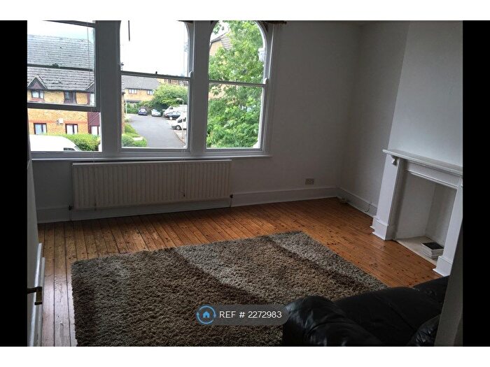 2 Bedroom Flat To Rent In Champion Road, London, SE26