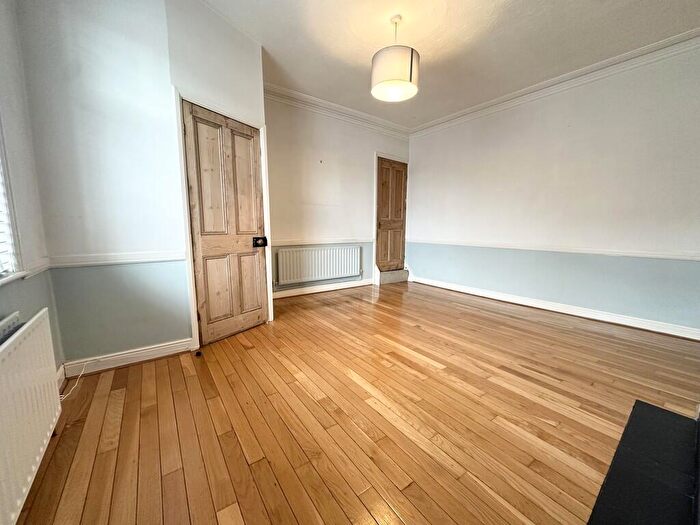 2 Bedroom End Of Terrace House To Rent In Tennyson Street, Farsley, LS28
