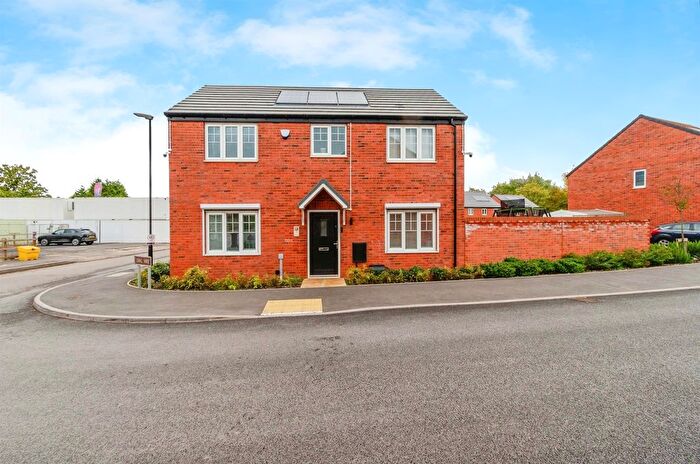 3 Bedroom Detached House For Sale In Oval Way, Walsall, WS3