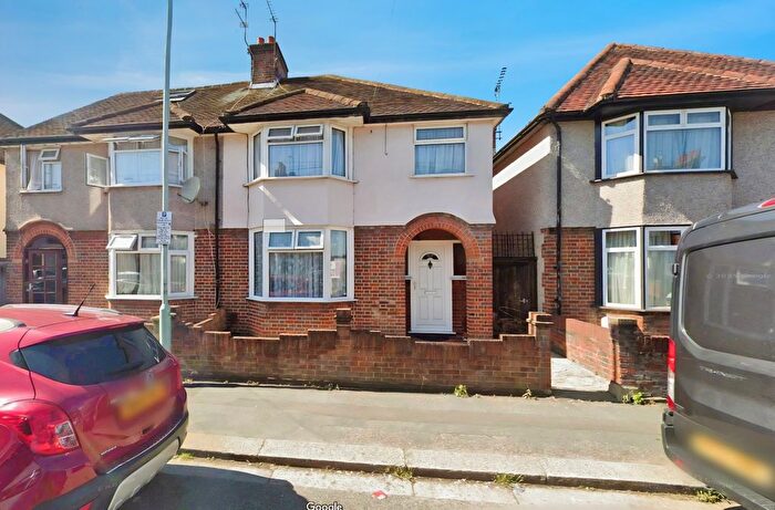 4 Bedroom Semi-Detached House To Rent In Euston Avenue, Watford, WD18