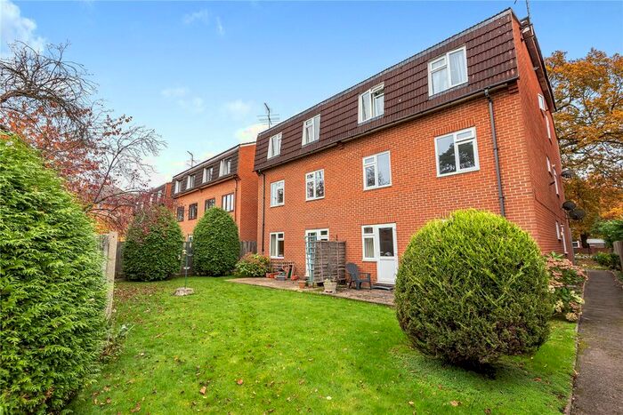 2 Bedroom Flat To Rent In Park Road, Camberley, Surrey GU15