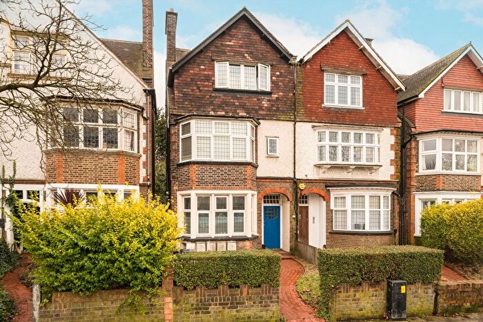 1 Bedroom Flat For Sale In Drewstead Road, Streatham, SW16