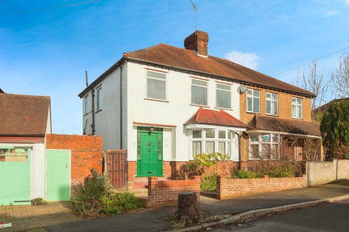 3 Bedroom End Of Terrace House To Rent In Marion Grove, Woodford Green, IG8