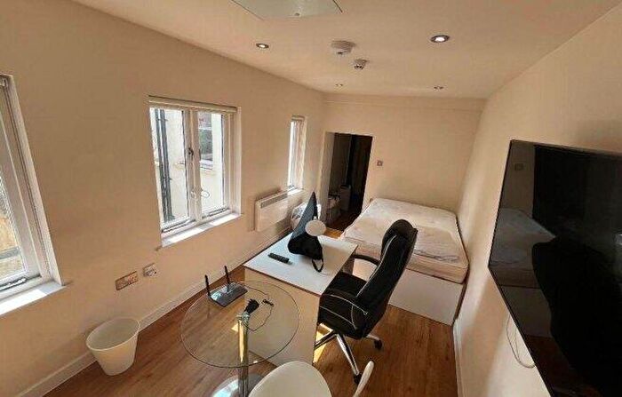 Studio To Rent In Park Street, BS1