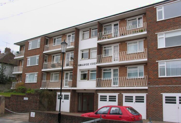 2 Bedroom Flat To Rent In Grange Court, Grange Road, Lewes, BN7