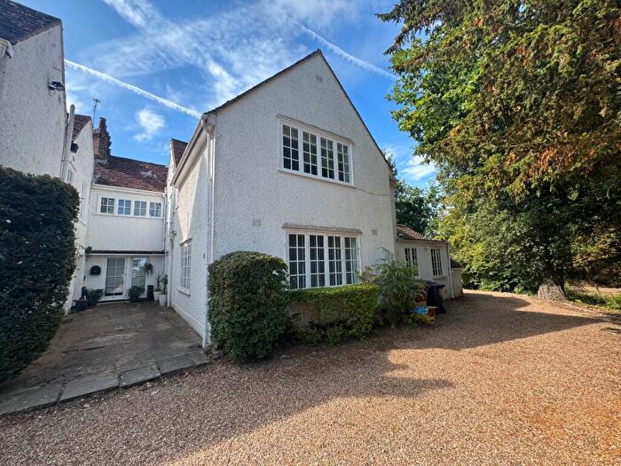 3 Bedroom Flat For Sale In Woodcock Lodge, Epping Green, Hertford, Hertfordshire, SG13