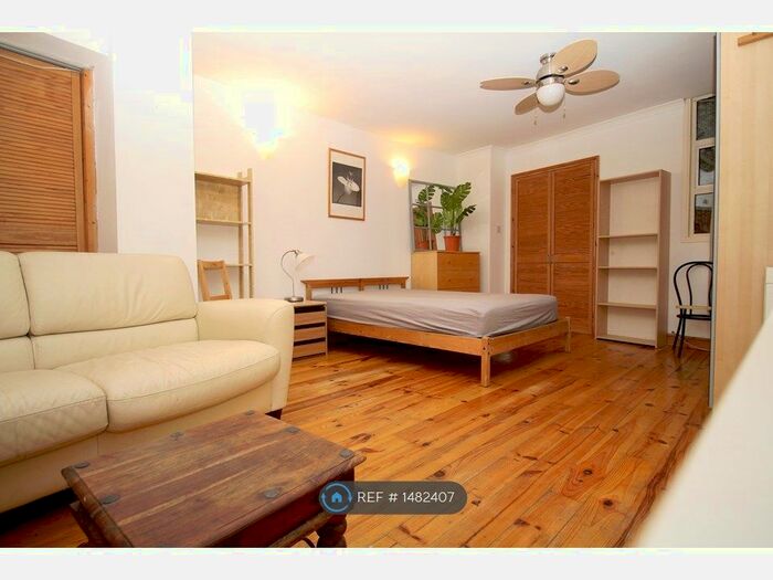 2 Bedroom Flat To Rent In Newington Green, London, N16