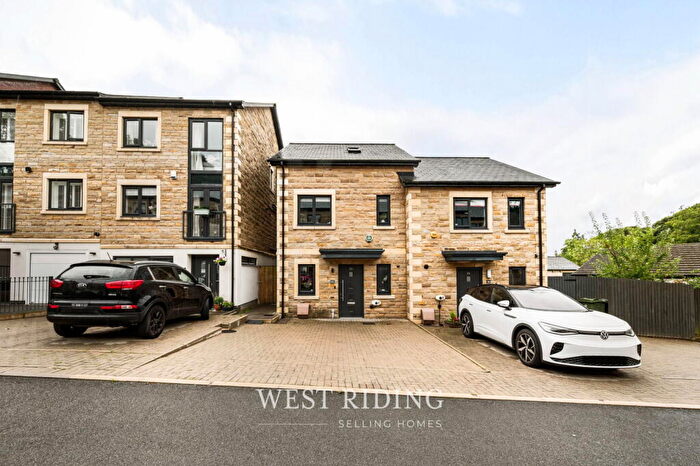 3 Bedroom Semi Detached House For Sale In Bakestones Avenue, Delph, Saddleworth, OL3