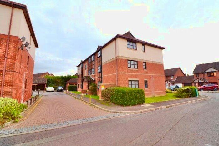 2 Bedroom Flat To Rent In Celedon Close, Grays, RM16