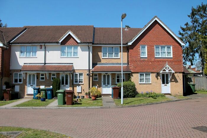 2 Bedroom Terraced House To Rent In Oakcroft, Pinner, HA5