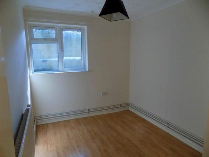 1 Bedroom Flat To Rent In Heol Ty Llwyd, Tonyrefail CF39
