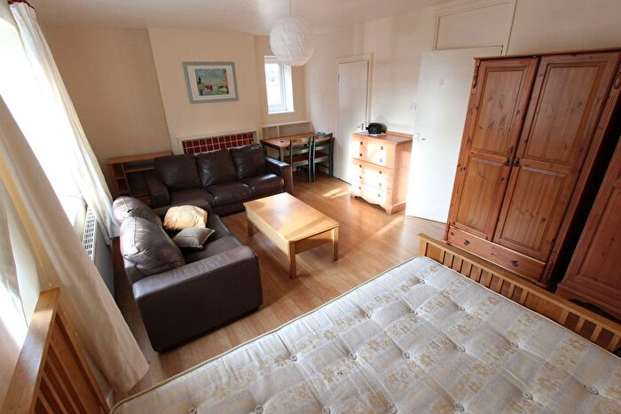 Studio To Rent In Ivatt Place, London, W14