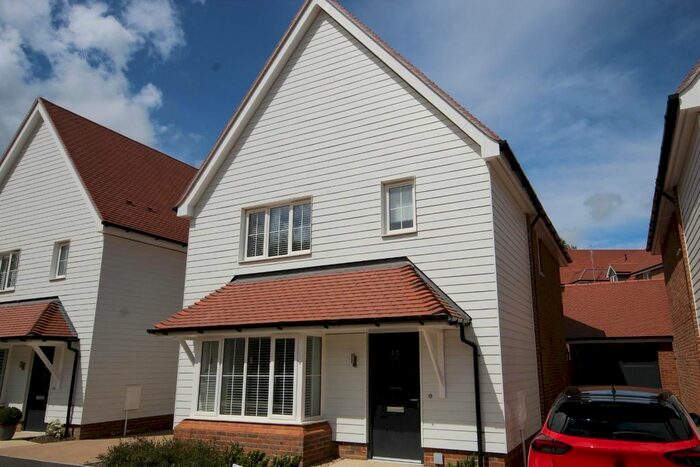 3 Bedroom Detached House To Rent In Mortain Road, Felbridge, East Grinstead, RH19