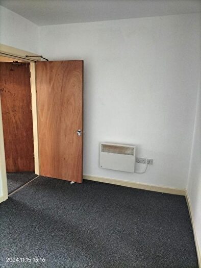 1 Bedroom Flat To Rent In Woodfield Street, Swansea, SA6