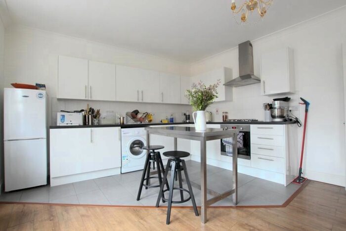6 Bedroom Terraced House To Rent In Mayton Street, Holloway, N7