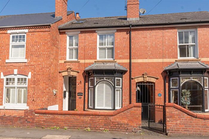 3 Bedroom Terraced House For Sale In Park Street, Kingswinford, DY6