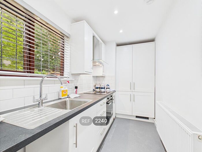 2 Bedroom Property To Rent In , Holliwell Close, Colchester, CO3