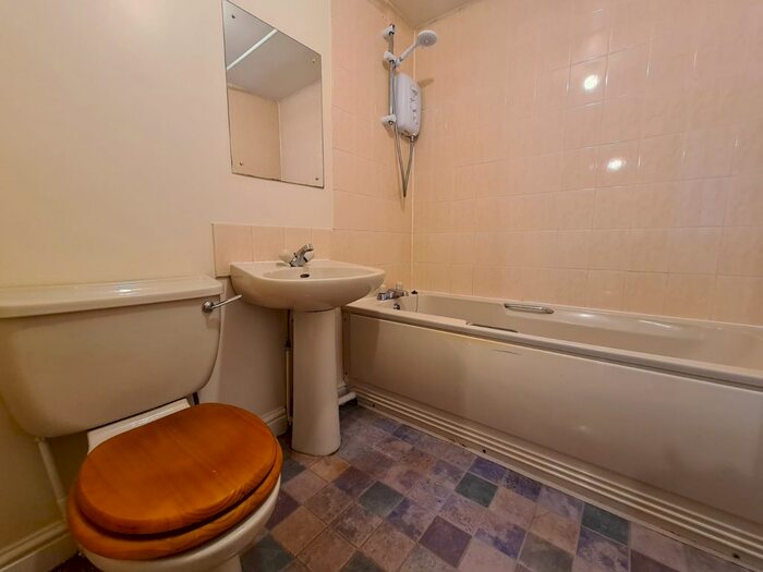 1 Bedroom Flat To Rent In Bridge Court, Thrapston NN14