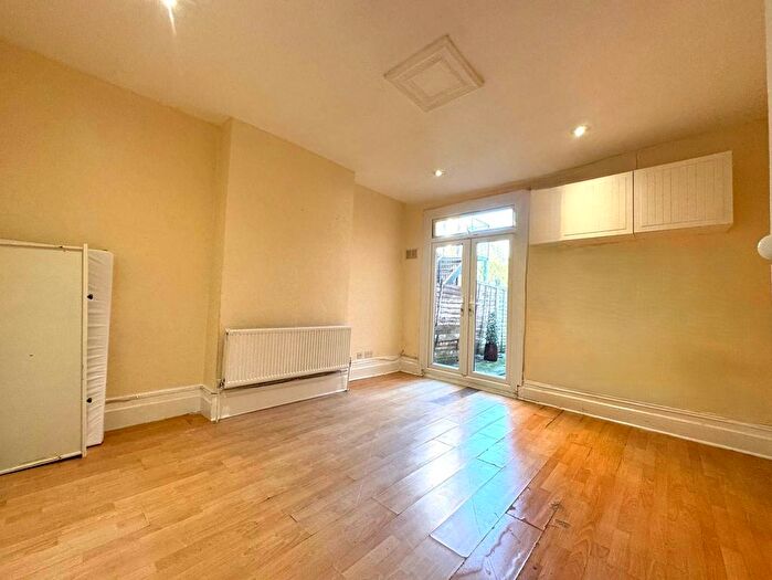 2 Bedroom Flat To Rent In Station Road, Harrow, London, HA1