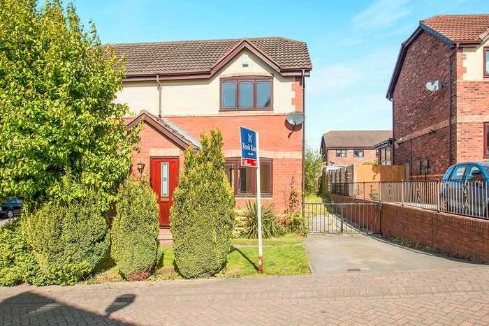 2 Bedroom Semi-Detached House To Rent In Harcourt Drive, Morley, Leeds, LS27