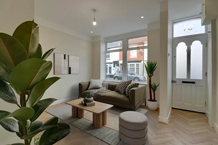 3 Bedroom Terraced House For Sale In Methuen Road, Southsea, PO4