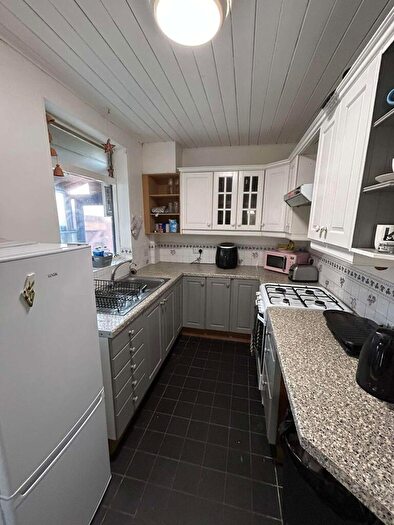 3 Bedroom House To Rent In Gristhorpe Road, Selly Oak, West Midlands, B29