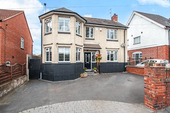 3 Bedroom Detached House For Sale In Thorns Road, Brierley Hill, West Midlands, DY5