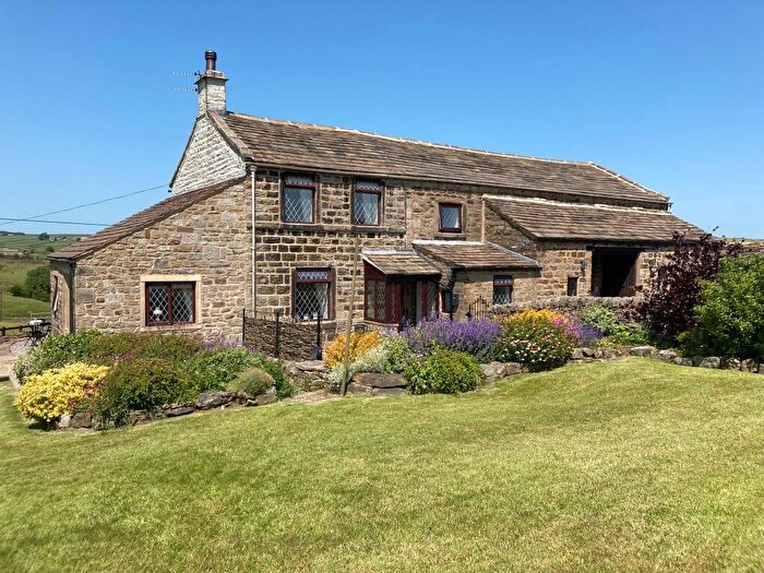 2 Bedroom Farm House For Sale In Hoodes Farm, Park Lane, Cowling, BD22