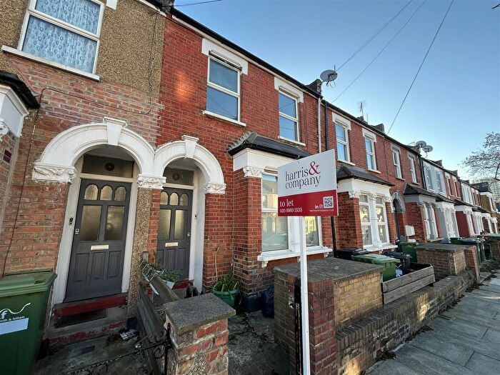 1 Bedroom Flat To Rent In Holberton Gardens, Kensal Green, London, NW10