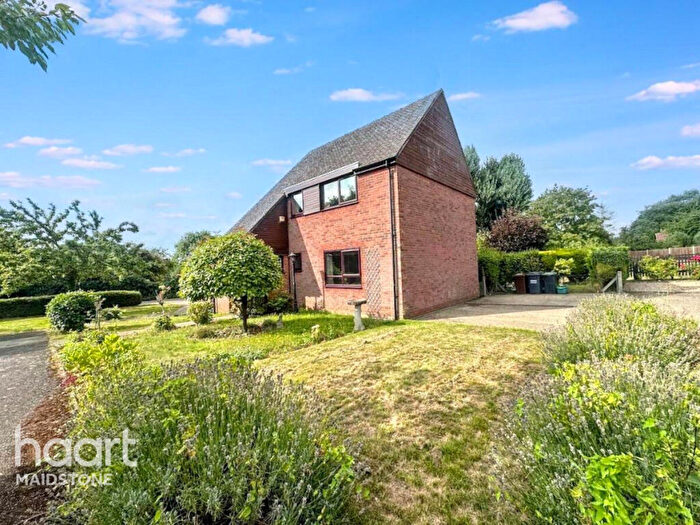 4 Bedroom Semi-Detached House For Sale In Green Lane, West Malling, ME19