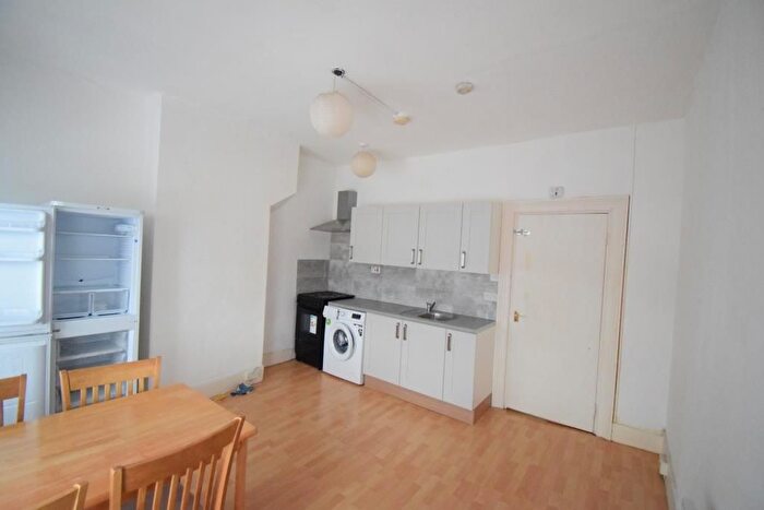 1 Bedroom Flat To Rent In York Road, Ilford, London, IG1