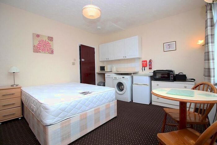 Studio To Rent In Ley Street, Ilford, IG1