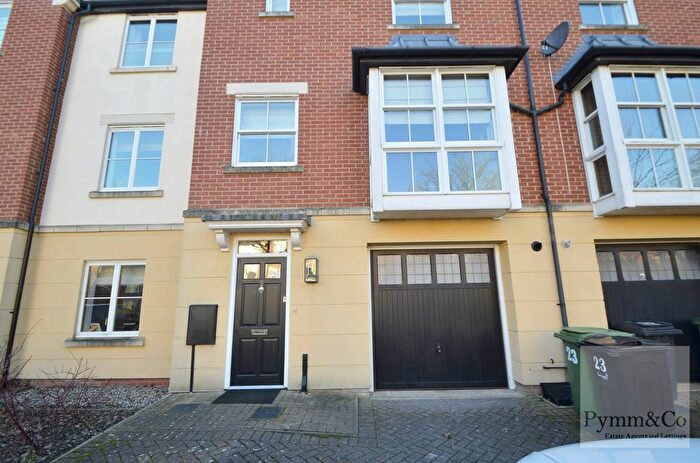 3 Bedroom Property To Rent In Trafalgar Square, Poringland, NR14