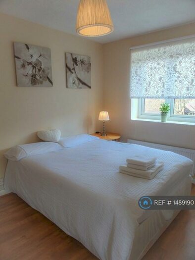 3 Bedroom End Of Terrace House To Rent In Kinburn Street, London, SE16