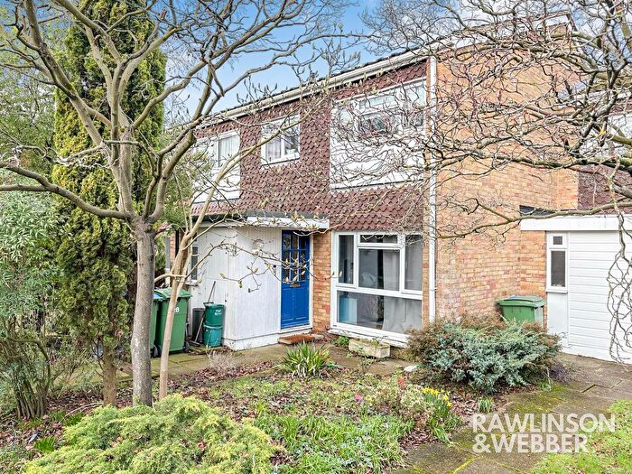 3 Bedroom Terraced House For Sale In Buckingham Gardens, Hurst Park, KT8