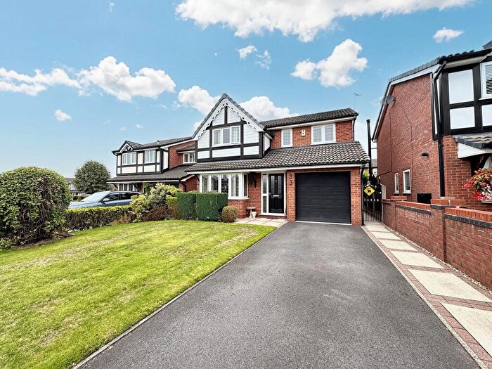 3 Bedroom Detached House For Sale In Wycombe Drive, Tyldesley, M29